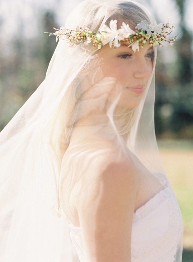 Corona de flores DIY para tu boda | Espacio
