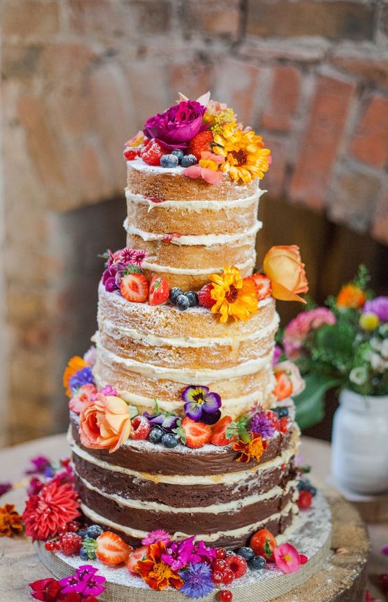 bodas con flores comestibles naked cake